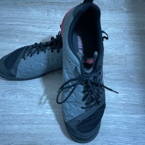 Men’s ASICS S517Y, great condition